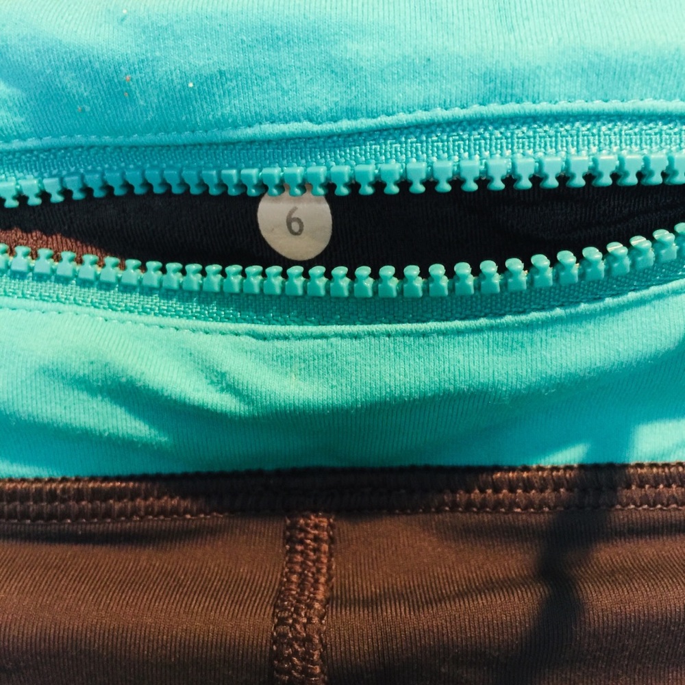 Sale! Lululemon crops - Picture 3 of 7